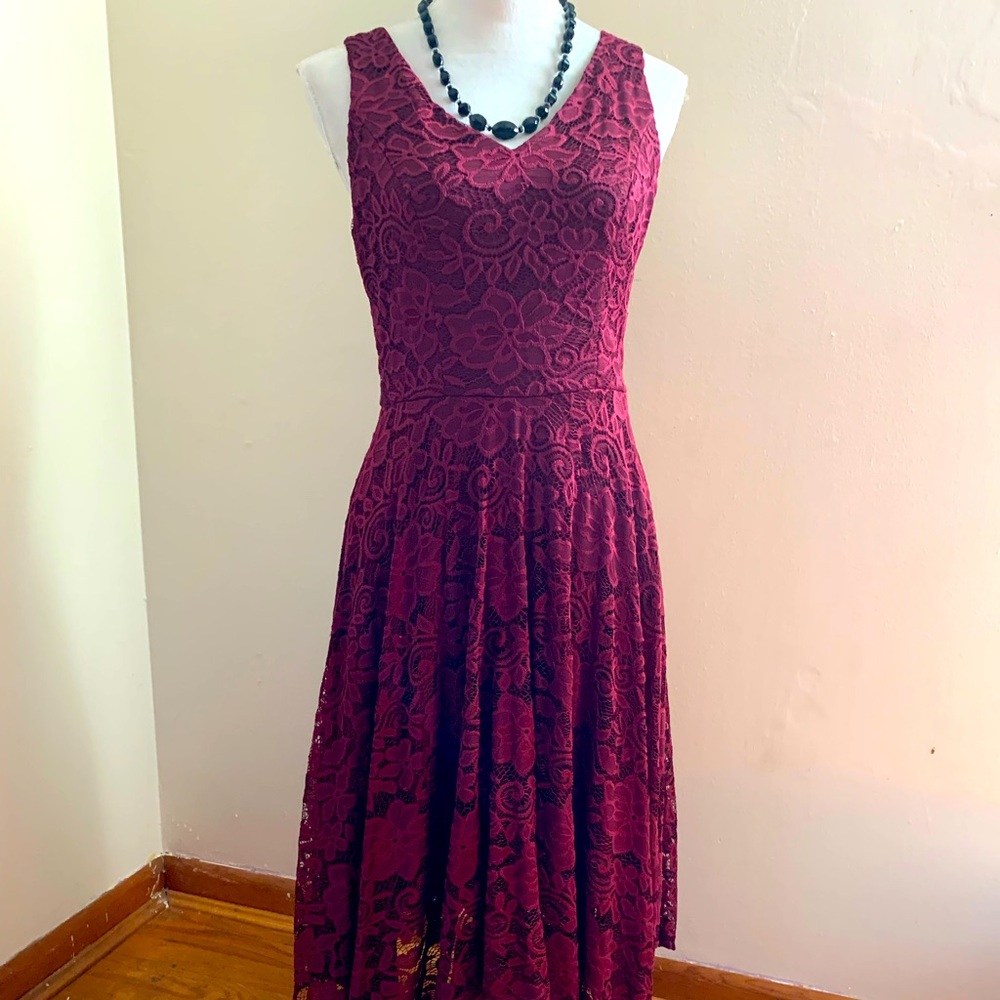 Elegant Lace Sleeveless Dress - Burgundy size M